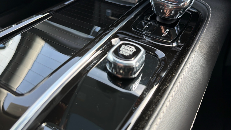 Volvo S90 2.0 T8 RC PHEV [455] Ultimate Dark 4dr AWD Auto Saloon